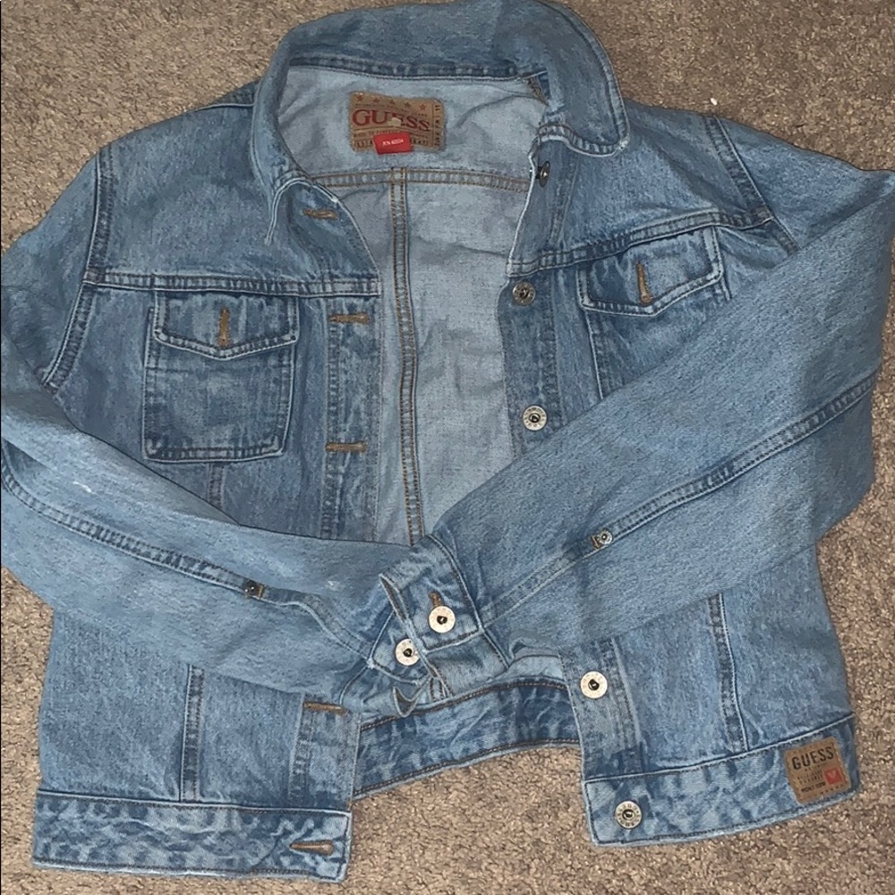 vintage light denim colored guess jean jacket